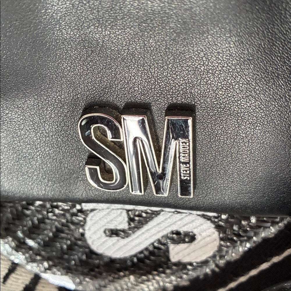 Steve Madden woven tote - Picture 2 of 10
